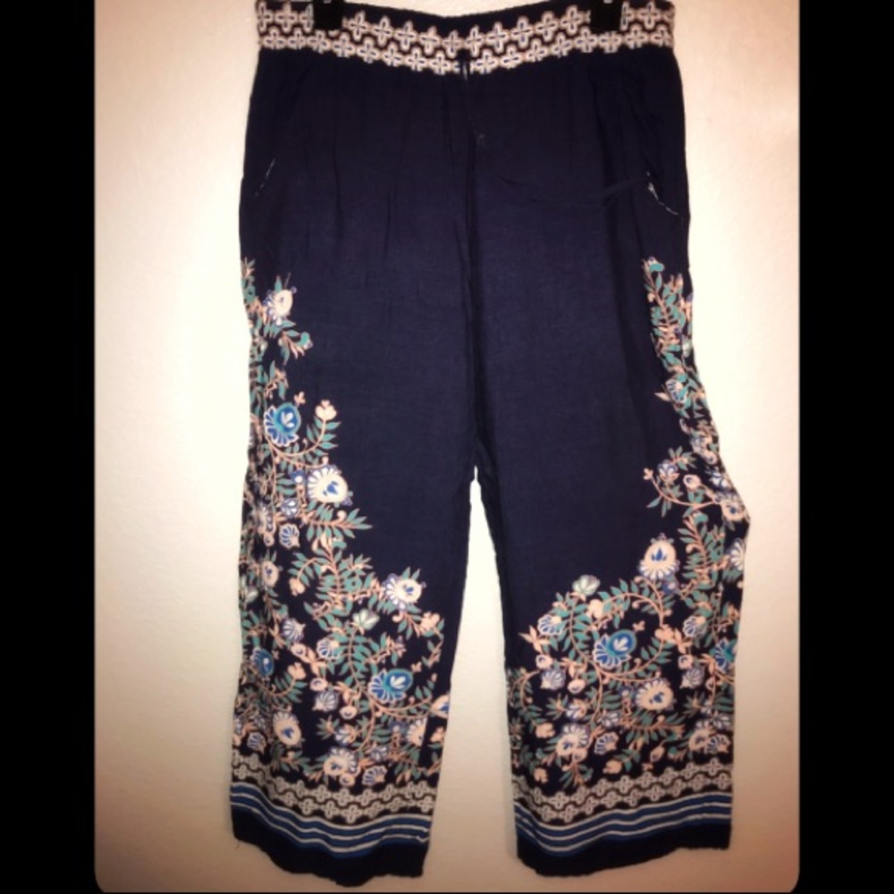 Flowy, light pants, elephant-like pants